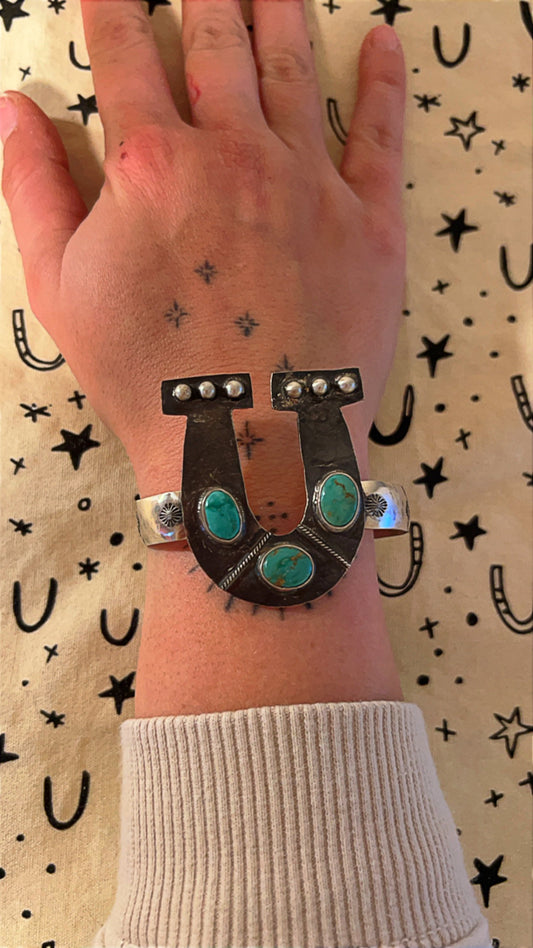 Horse Shoe cuff