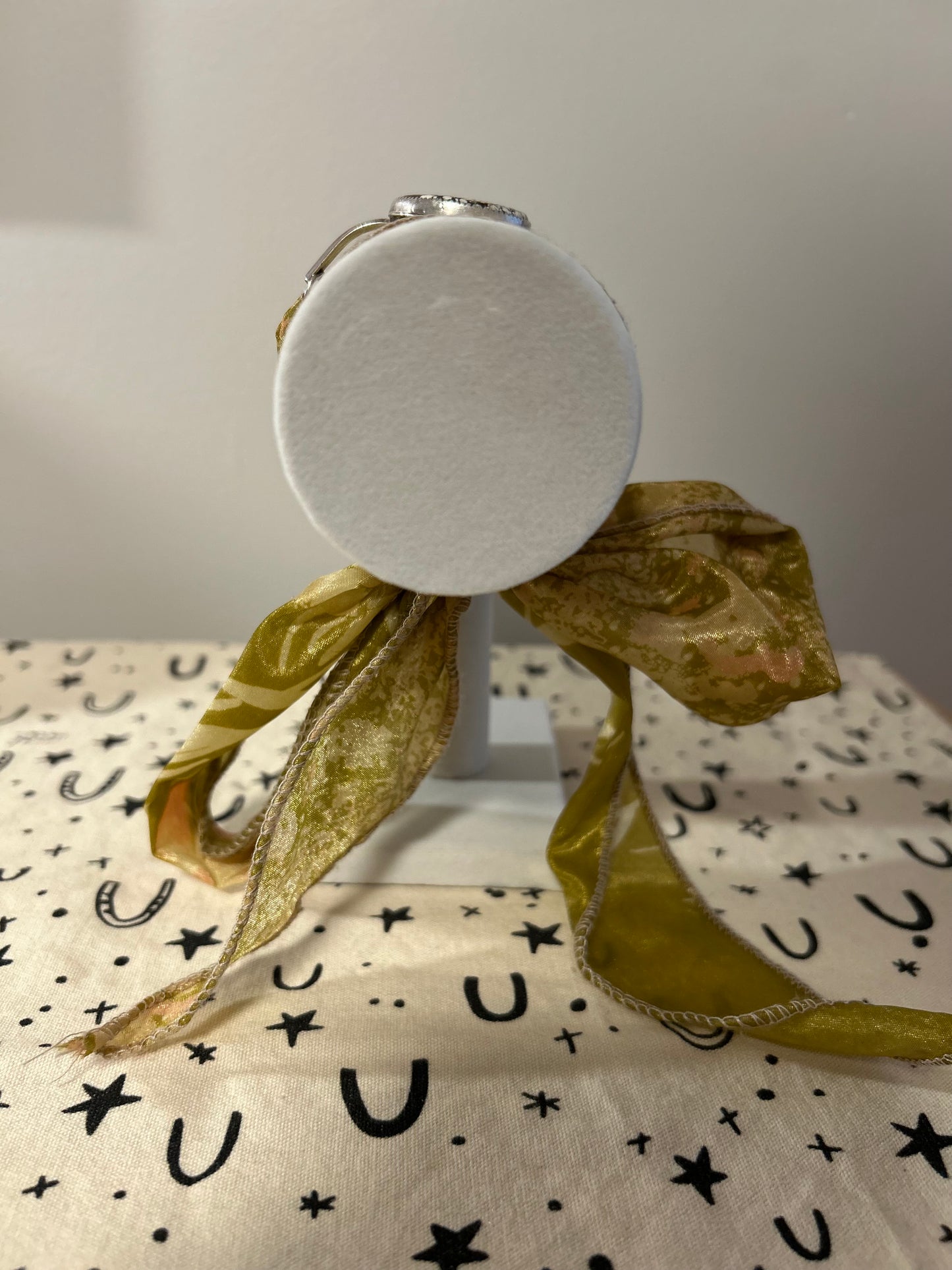 Twilly cuff