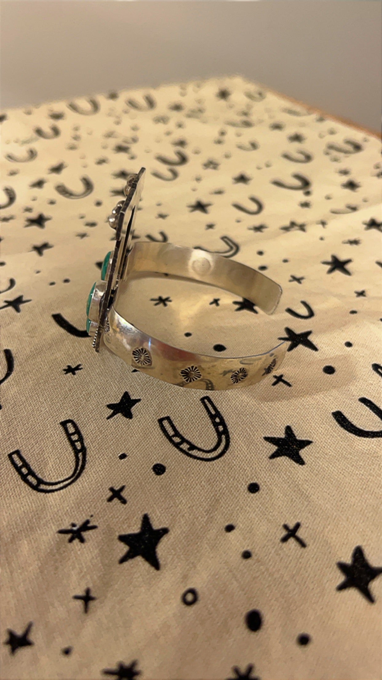 Horse Shoe cuff